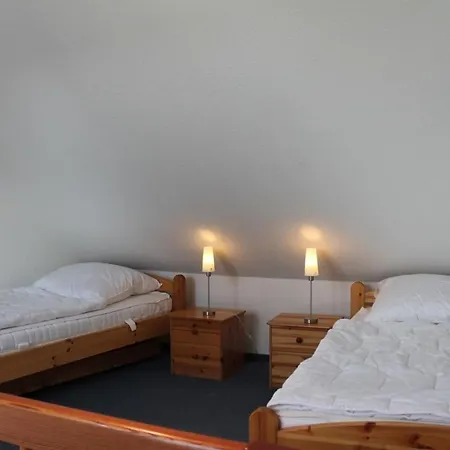 Kw42-306 Triton Mit Schwimmbad Dorumer Neufeld