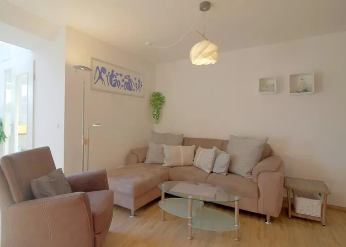 Kw42-306 Triton Mit Schwimmbad Dorumer Neufeld