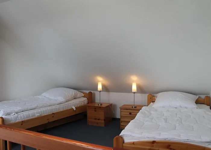 Kw42-306 Triton Mit Schwimmbad Dorumer Neufeld